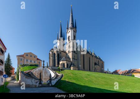 La Chiesa di San Nicola e Santa Elisabetta a Cheb è una chiesa cattolica romana della parrocchia di Cheb e anche la più antica chiesa esistente a Cheb Foto Stock