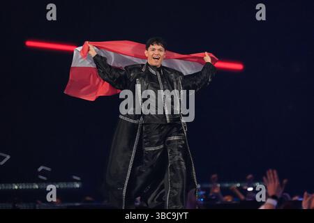 Basilea, Svizzera. 18 maggio 2025. Eurovision Song Contest 2025: JJ canta nel cuore dell'Europa con ¿Wasted Love¿ e vince l'Eurovision Song Contest 2025 a Basilea, Svizzera, il 17 maggio 2025. - 20250518 PD3410 credito: APA-PictureDesk/Alamy Live News Foto Stock