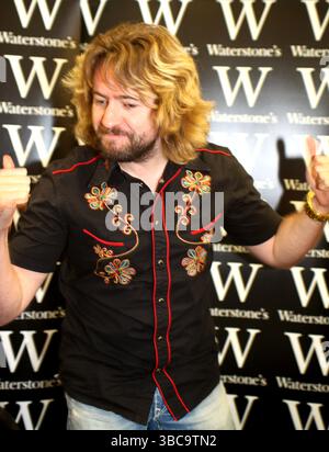 Justin Lee Collins alla firma del suo nuovo libro, "Good Times", a Birmingham - 24 settembre 2009 Foto Stock