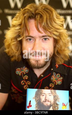 Justin Lee Collins alla firma del suo nuovo libro, "Good Times", a Birmingham - 24 settembre 2009 Foto Stock