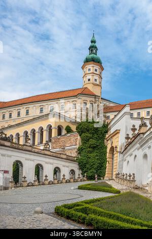 L'antico centro cittadino di Mikulov nella Moravia meridionale, Repubblica Ceca, Europa Foto Stock