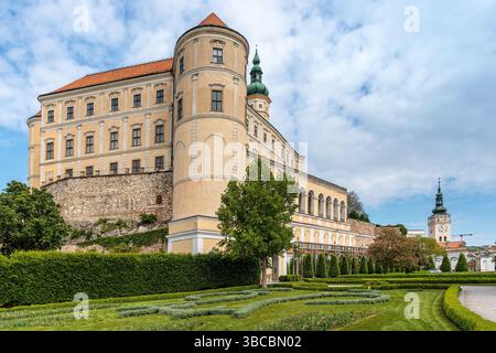 L'antico centro cittadino di Mikulov nella Moravia meridionale, Repubblica Ceca, Europa Foto Stock