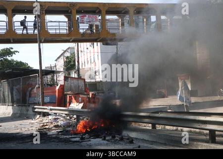 19 maggio 2025, Rio De Janeiro, Rio De Janeiro, Brasile: Rio de janeiro (rj), 05/19/2025 - operazione/core/rio/città di dio - generale - movimento di polizia durante un'operazione effettuata nella città di dio, nella zona occidentale della città di rio de janeiro (rj), la mattina di questo lunedì 19 maggio 2025. Un ufficiale di polizia civile del coordinamento delle risorse speciali (core) è morto dopo essere stato colpito. L'agente jose antonio lourenco è stato salvato dai colleghi e portato in gravi condizioni all'ospedale municipale di lourenco jorge, ma non è sopravvissuto. Nell'azione, gli agenti principali hanno fornito supporto a un'operazione da parte di Foto Stock