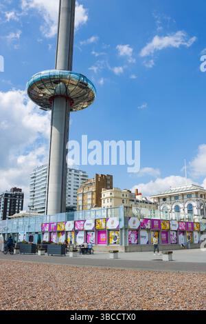 Brighton & Hove, Regno Unito. 19 maggio 2025. Brighton i360 ospita il nuovo trofeo Women's Rugby World Cup che è stato presentato ai 100 Days To Go di Londra. Il trofeo si imbarca in un tour di tre settimane in tutte le otto sedi ospitanti di RWC 2025 in tutto il Regno Unito prima del calcio d'inizio del torneo ad agosto. Brighton & Hove, Regno Unito © ️ crediti: Elsie Kibue/Alamy Live News Foto Stock