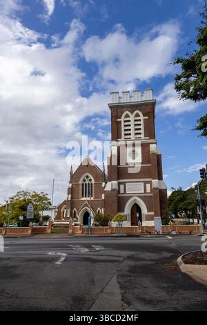 Facciata della chiesa anglicana di St Paul, costruita tra il 1878 e il 1921 in stile neogotico, nella città di Maryborough, Queensland, Australia Foto Stock