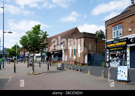 Negozi a Castle Square, Weoley Castle, Birmingham, West Midlands, Inghilterra, REGNO UNITO Foto Stock