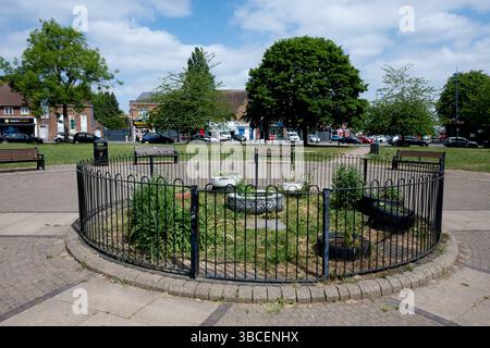 Castle Square, Weoley Castle, Birmingham, West Midlands, Inghilterra, REGNO UNITO Foto Stock
