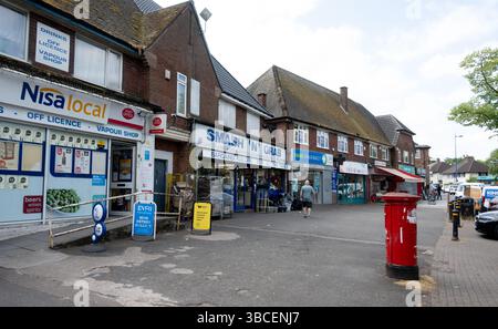 Negozi a Castle Square, Weoley Castle, Birmingham, West Midlands, Inghilterra, REGNO UNITO Foto Stock