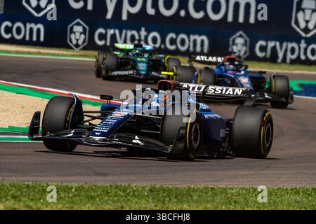 Imola, Italia - 18 maggio 2025, #55 Carlos Sainz (SPA, Williams), #23 Alex Albon (THAI, Williams), #11 Yuki Tsunoda (JPN, Red Bull Racing), Emilia-Romagna Foto Stock