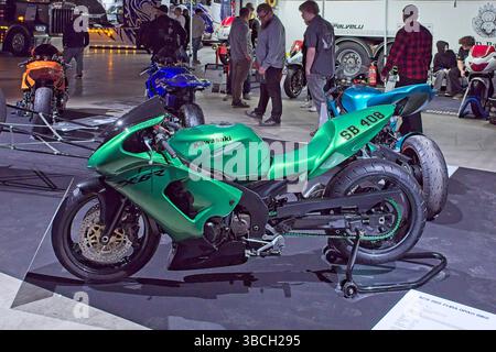 Pasila, Helsinki, Finlandia – 4 aprile. 2025: Kawasaki ZX6R (2001) moto all'Original American Car Show ACS25 Show a Helsinki Messukeskus. Foto Stock