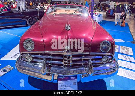 Pasila, Helsinki, Finlandia – 4 aprile. 2025: Auto Lincoln Cosmopolitan Convertible (1949) all'Original American Car Show ACS25. Foto Stock