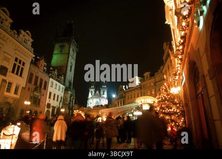 Fiera di Natale in serata, Europa, paesaggio, orizzontale, Bad Tolz, mercatino di Natale in serata, Bad Toelz, alta Baviera, Germania, Europa Foto Stock