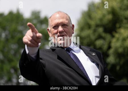 Washington, Stati Uniti d'America. 19 aprile 2025. Lo zar di confine della Casa Bianca Tom Homan parla ai media alla Casa Bianca di Washington, DC, USA, martedì 20 maggio, 2025. credito: Chris Kleponis/Pool/Sipa USA credito: SIPA USA/Alamy Live News Foto Stock