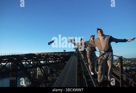 Persone in cima all'Harbour Bridge, Sydney, New South Wales, Australia, Oceania Foto Stock