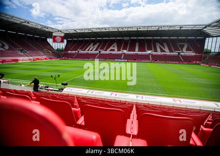 MAGONZA, GERMANIA - 17 MAGGIO 2025: Interno dello stadio, partita di Bundesliga 1.FSV Mainz 05 vs Bayer 04 Leverkusen alla Mewa Arena. Foto Stock