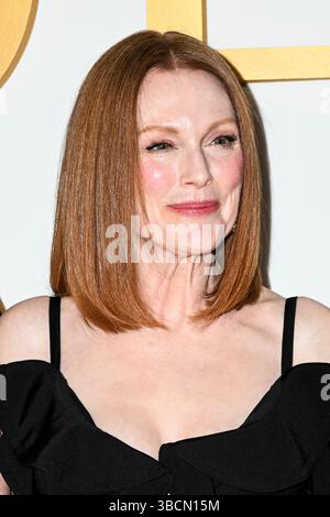 New York, Stati Uniti. 20 maggio 2025. Julianne Moore partecipa alla prima mondiale di Netflix di Sirens il 20 maggio 2025 a New York, NY (foto di Laura Brett/ Credit: SIPA USA/Alamy Live News) Foto Stock