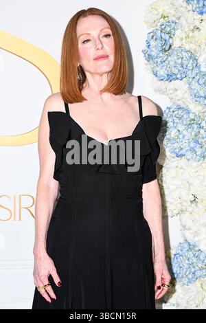 Julianne Moore partecipa alla prima mondiale di Netflix di Sirens il 20 maggio 2025 a New York, NY (foto di Laura Brett/ Sipa USA) Foto Stock