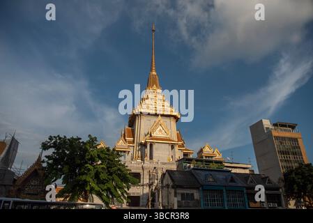 Wat Traimit a Chinatown nella città di Bangkok in Thailandia. Thailandia, Bangkok, 6 novembre 2024. Foto Stock