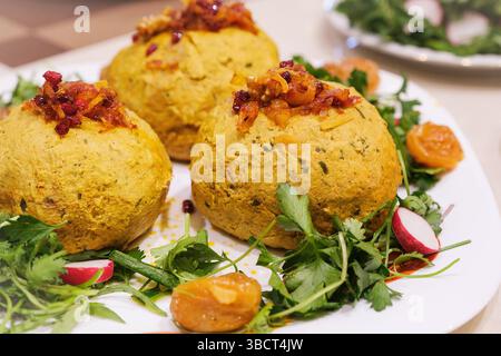 Kufta Tabrizi, un delizioso pasto tradizionale nella nozione di cucina persiana. E' fatto di carne, spezie e verdure. In Turchia si chiama Kofte. Foto Stock