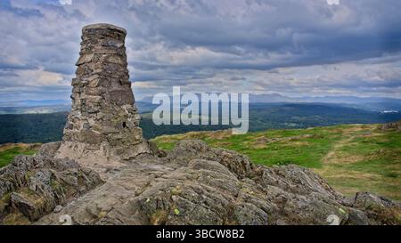Il Lakeland si riprende dal vertice di Gummers come sopra Windermere in Cumbria Foto Stock