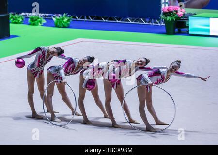 Torino, Italia. 17 maggio 2025. Gruppo italiano visto durante la Rhythmic Gymnastics FGI Final Six 2025 al Palasport Gianni Asti (ex Ruffini) credito: dpa/Alamy Live News Foto Stock