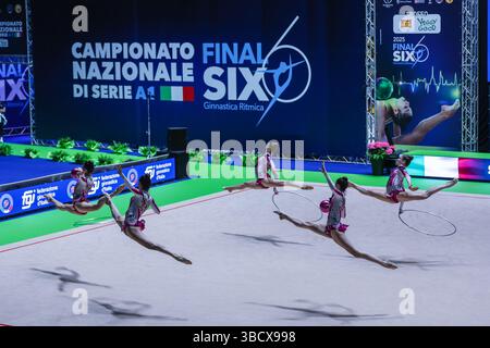 Torino, Italia. 17 maggio 2025. Gruppo italiano visto durante la Rhythmic Gymnastics FGI Final Six 2025 al Palasport Gianni Asti (ex Ruffini) credito: dpa/Alamy Live News Foto Stock