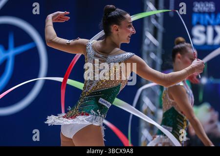 Torino, Italia. 17 maggio 2025. Gruppo italiano visto durante la Rhythmic Gymnastics FGI Final Six 2025 al Palasport Gianni Asti (ex Ruffini) credito: dpa/Alamy Live News Foto Stock