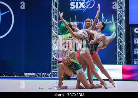 Torino, Italia. 17 maggio 2025. Gruppo italiano visto durante la Rhythmic Gymnastics FGI Final Six 2025 al Palasport Gianni Asti (ex Ruffini) credito: dpa/Alamy Live News Foto Stock