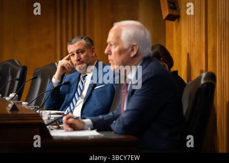 Washington, District of Columbia, USA. 20 maggio 2025. Il Sen. JOHN CORNYN (R-TX) interroga il Segretario di Stato Marco Rubio come testimonia davanti al Comitato per le relazioni estere del Senato, 20 maggio 2025 (Credit Image: © Douglas Christian/ZUMA Press Wire) SOLO USO EDITORIALE! Non per USO commerciale! Foto Stock