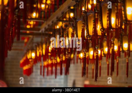 Il complesso del tempio Tin Hau è un tempio a Yau ma Tei, Kowloon, costruito nel 1864. La vicina Temple Street prende il nome da essa famosa per il suo mercato notturno Foto Stock