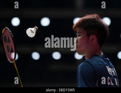 Kuala Lumpur, Malesia. 22 maggio 2025. Il cinese Weng Hongyang reagisce durante il singolare maschile del 16° turno contro l'indonesiano Alwi Farhan al torneo di badminton Malesia Masters 2025 a Kuala Lumpur, Malesia, 22 maggio 2025. Crediti: Jia Haocheng/Xinhua/Alamy Live News Foto Stock