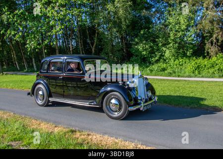 75 2103 cc Black Rover anni '1948 40; classiche auto sportive da collezione britanniche a Lytham, Blackpool, Regno Unito. Maggio 2025 Foto Stock