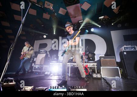 Mark Gardener della band Ride si esibisce al Barrowlands, a Glasgow il 22 maggio 2015 Foto Stock