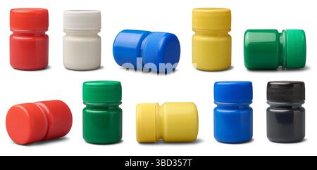 bottiglie colorate per poster con sfondo bianco isolato in diverse angolazioni, modello di mock-up di opere d'arte o progetti artigianali, scattato con ombre Foto Stock