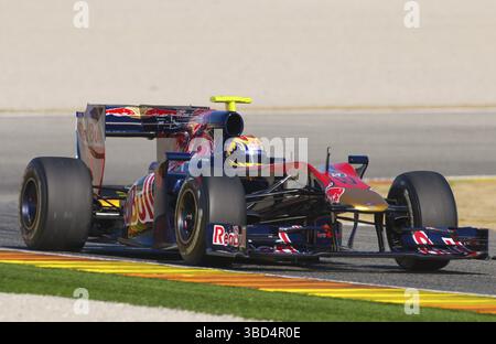 Jaime Alguersuari, ESP, Scuderia Toro Rosso, prova la STR4 durante i test di guida di Formula 1 a Valencia, Spagna, Europa Foto Stock