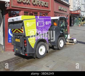 Pulitrice per veicoli elettrici, St Augustine's Parade, centro di Bristol, Inghilterra, Regno Unito Foto Stock