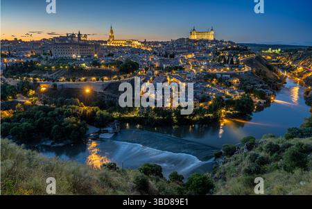 Toledo in Spagna al tramonto Foto Stock