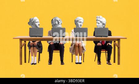 Collage moderno. Quattro impiegati con la testa del busto si vestivano formalmente fissando gli schermi dei notebook intorno alla scrivania di legno sullo sfondo giallo. Foto Stock