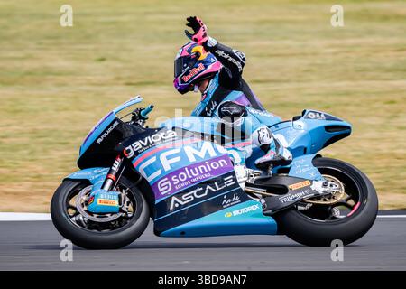 TOWCESTER, REGNO UNITO. 23 maggio: David Alonso (Colombia, Moto2) del CFMOTO Gaviota Aspar Team nelle prove libere di venerdì durante il Gran Premio di Tissot del Regno Unito 2025 sul circuito di Silverstone venerdì 23 maggio 2025 a TOWCESTER, INGHILTERRA. Crediti: Taka G Wu/Alamy Live News Foto Stock