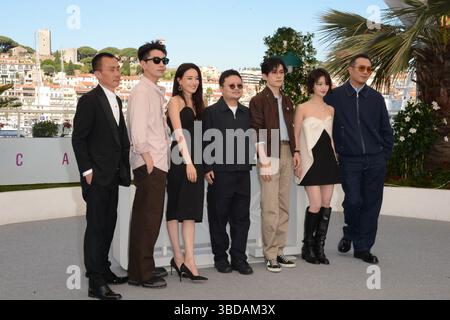 23 maggio 2025, Cannes, Francia: CANNES, FRANCIA - 23 MAGGIO: Yongzhong Chen, Mark Chao, Shu Qi, Gan Bi, Jackson Yee, Gengxi li e Jue Huang hanno posato durante la fotochiamata ''Resurrection'' al 78° Festival annuale di Cannes al Palais des Festivals il 23 maggio 2025 a Cannes, Francia. (Credit Image: © Frederick Injimbert/ZUMA Press Wire) SOLO PER USO EDITORIALE! Non per USO commerciale! Foto Stock