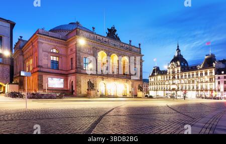 Teatro reale danese a Copenaghen durante l'ora del crepuscolo, Danimarca Foto Stock