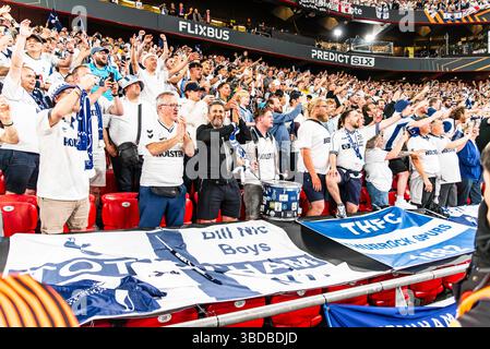 Bilbau, Bilbau, Spagna. 21 maggio 2025. I tifosi del Tottenham festeggiano la vittoria della finale di Europa League tra Tottenham e Manchester United al San Mames Stadium, 21 maggio 2025 crediti: Nuno Reisinho/ZUMA Press Wire/ZUMA Wire/Alamy Live News Foto Stock