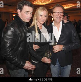 Gli attori Jan Sosniok e Wolfgang Lippert con Woman Gesine al 100° Gala di Santo Stefano di Magdeburgo il 7 marzo 2015 Foto Stock
