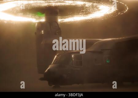 USAF V-22 Ospreys at Pembrey Sands con effetto Kopp-Etchells catturato Foto Stock