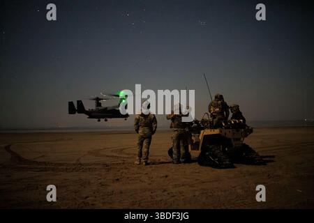 USAF V-22 Ospreys at Pembrey Sands con effetto Kopp-Etchells catturato Foto Stock