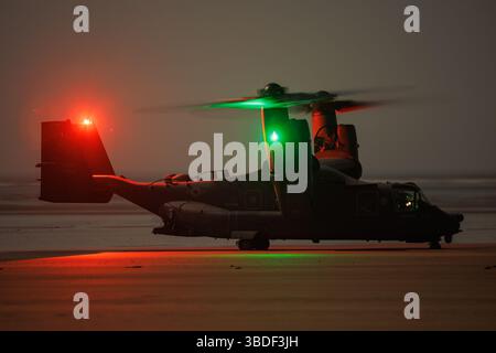 USAF V-22 Ospreys at Pembrey Sands con effetto Kopp-Etchells catturato Foto Stock