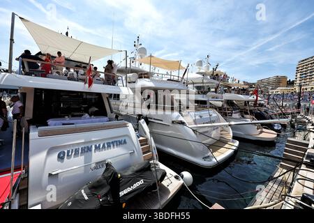 Monaco, Monte Carlo. 24 maggio 2025. Barche nel panoramico porto di Monaco. 24.05.2025. Campionato del mondo di formula 1, Rd 8, Gran Premio di Monaco, Monte Carlo, Monaco, giorno di qualificazione. Crediti: James Moy/Alamy Live News Foto Stock
