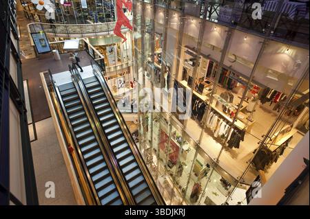 Scala mobile, Palladium Shopping Centre, Republic Square, Praga, Repubblica Ceca, Namesti Republiky, Europa Foto Stock