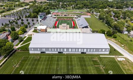 Muncie, in, Stati Uniti. 24 maggio 2025. La vista aerea dello Scheumann Stadium di Muncie, Indiana, mostra una vivace arena di calcio, sede dei Ball State Cardinals, con 22.500 posti a sedere e il verde circostante del campus. Costruito nel 1967, ricco di tradizione. (Credit Image: © Walter G. Arce Sr./ASP via ZUMA Press Wire) SOLO PER USO EDITORIALE! Non per USO commerciale! Foto Stock