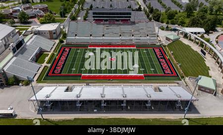 Muncie, in, Stati Uniti. 24 maggio 2025. La vista aerea dello Scheumann Stadium di Muncie, Indiana, mostra una vivace arena di calcio, sede dei Ball State Cardinals, con 22.500 posti a sedere e il verde circostante del campus. Costruito nel 1967, ricco di tradizione. (Credit Image: © Walter G. Arce Sr./ASP via ZUMA Press Wire) SOLO PER USO EDITORIALE! Non per USO commerciale! Foto Stock